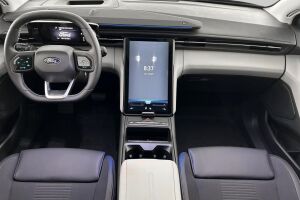 Ford Explorer esikatselu 24