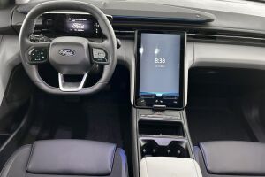 Ford Explorer esikatselu 26