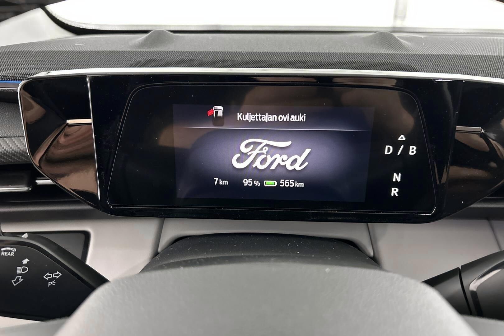 Ford Explorer iso kuva 10