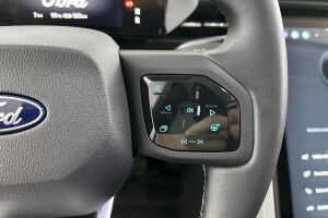 Ford Explorer esikatselu 17