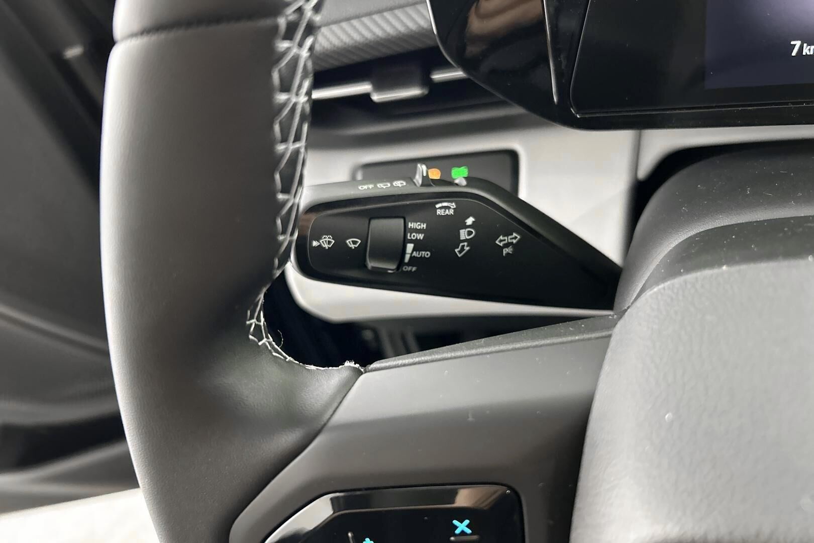 Ford Explorer iso kuva 28