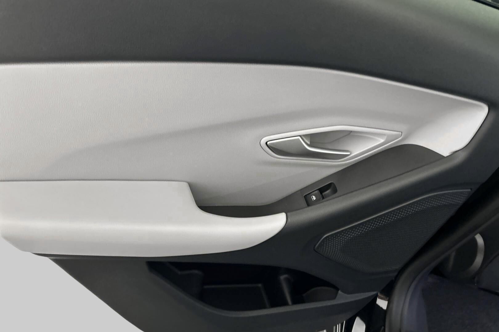 Ford Explorer iso kuva 21