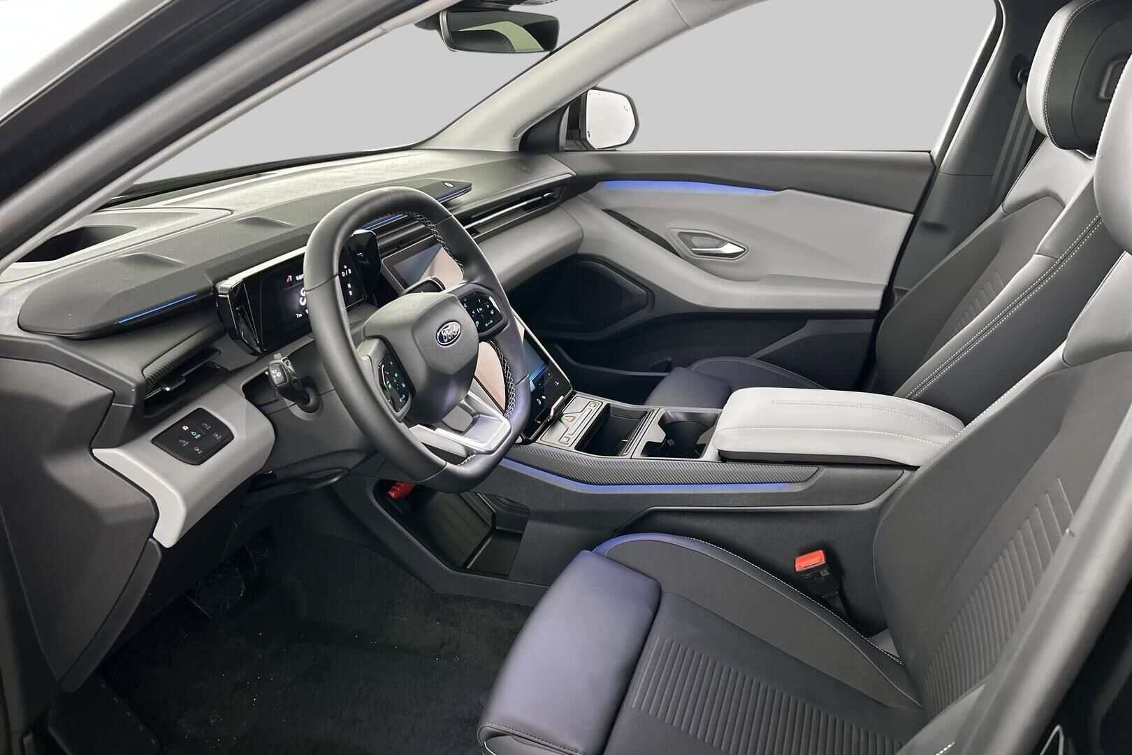 Ford Explorer iso kuva 6