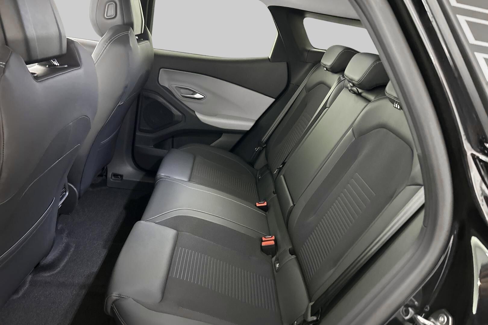 Ford Explorer iso kuva 7