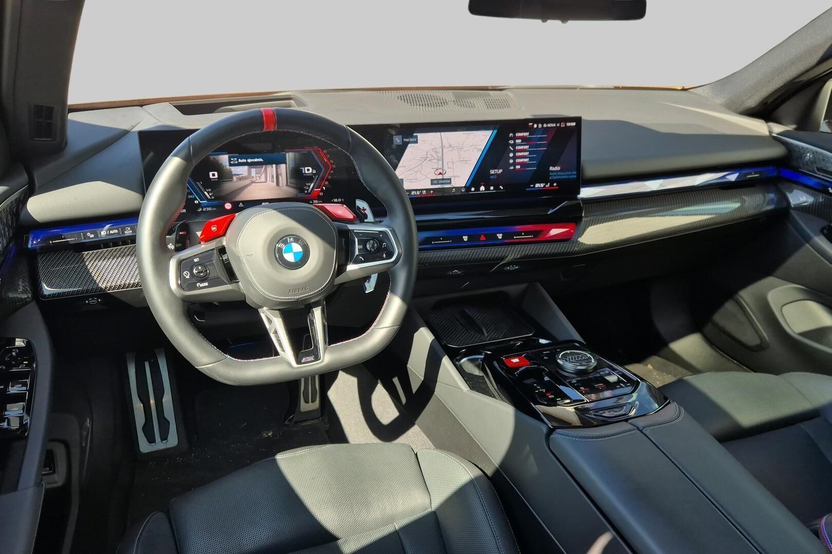 BMW M5 iso kuva 1