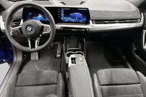 BMW iX2 esikatselu 10