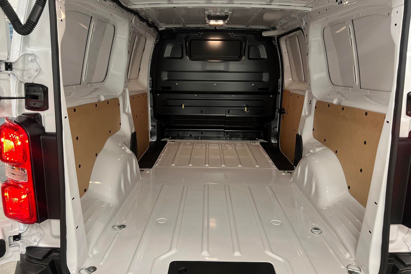 Opel Vivaro iso kuva 11