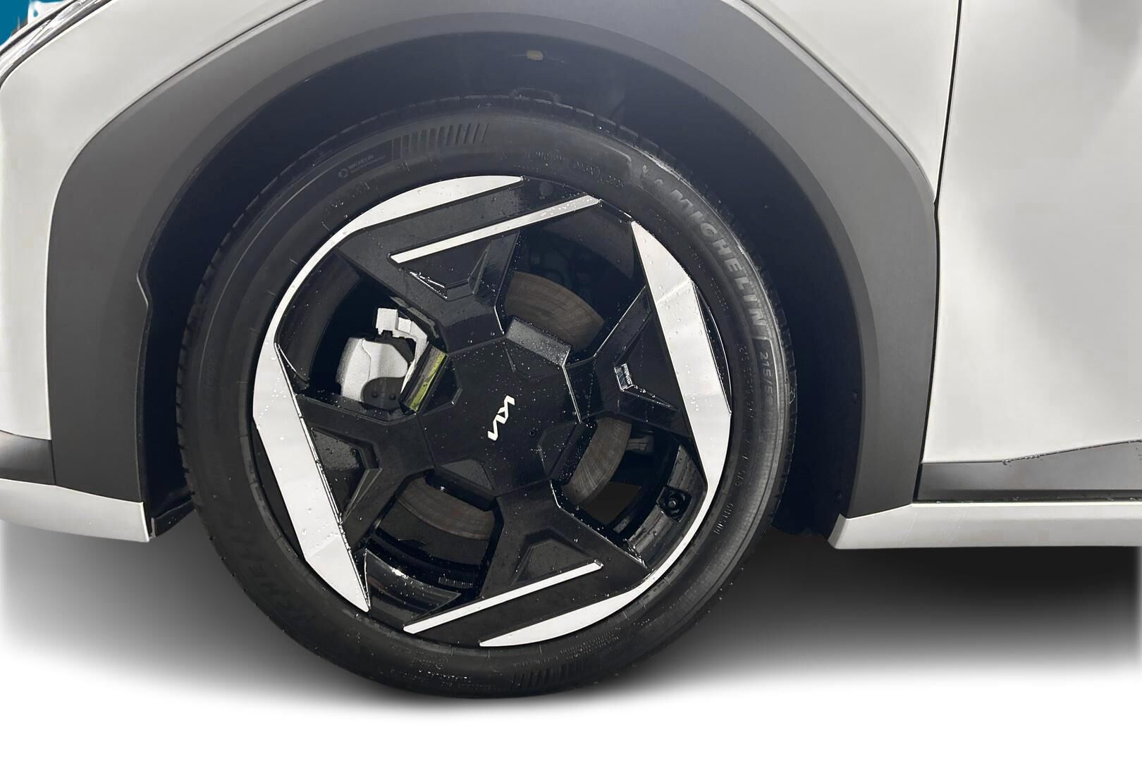 Kia EV4 iso kuva 12