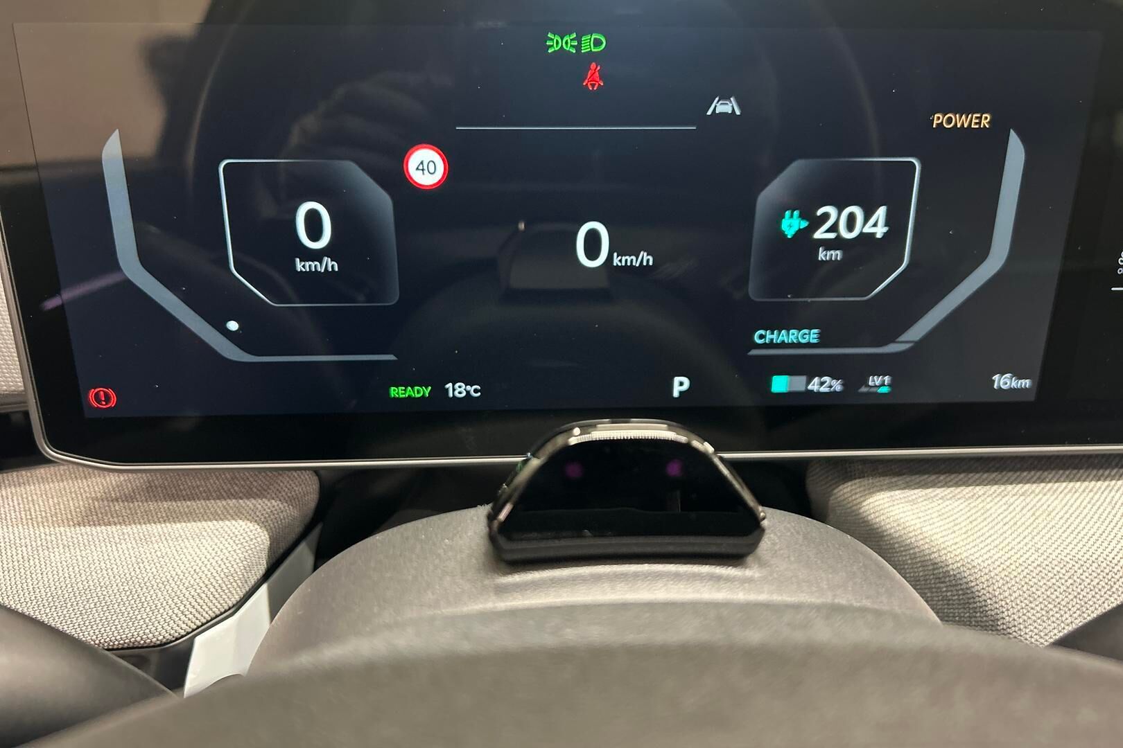 Kia EV4 iso kuva 13