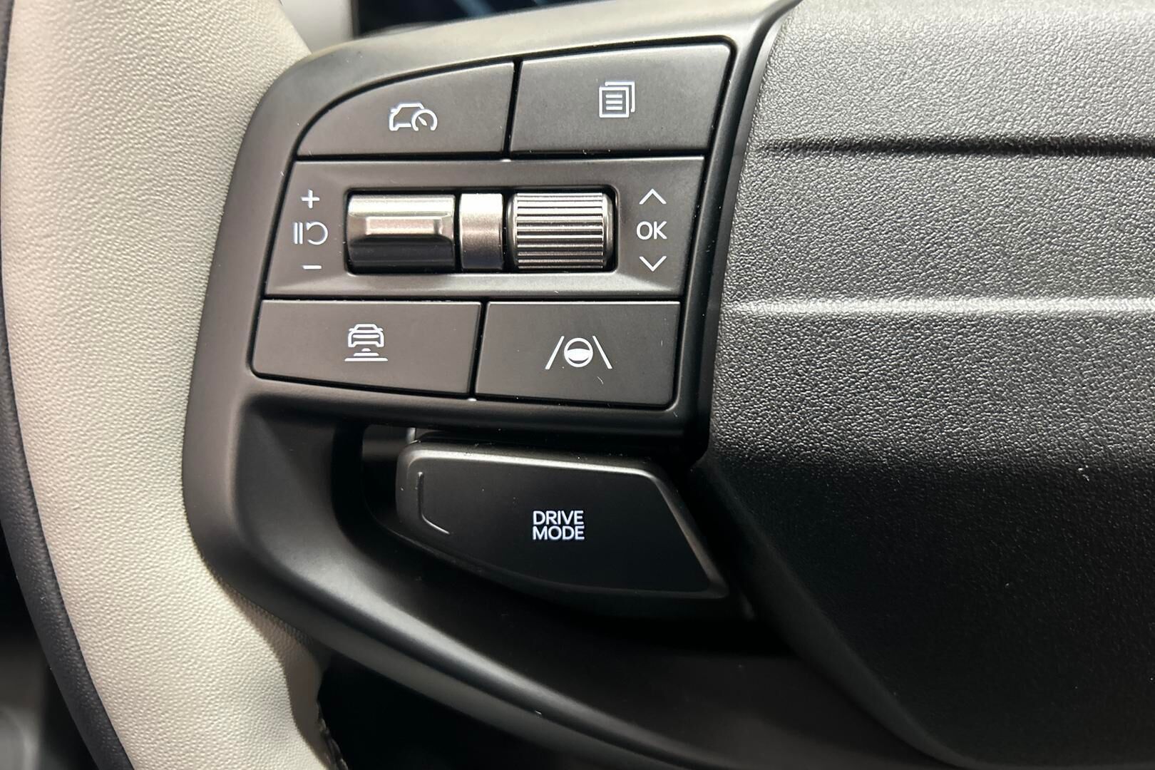 Kia EV4 iso kuva 14