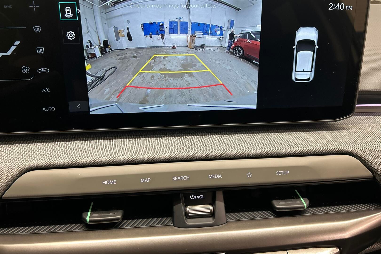 Kia EV4 iso kuva 17