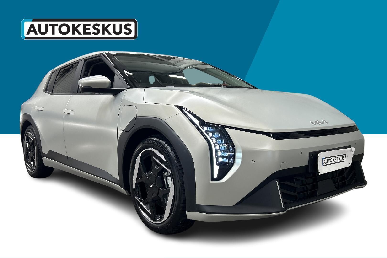 Kia EV4 iso kuva 2