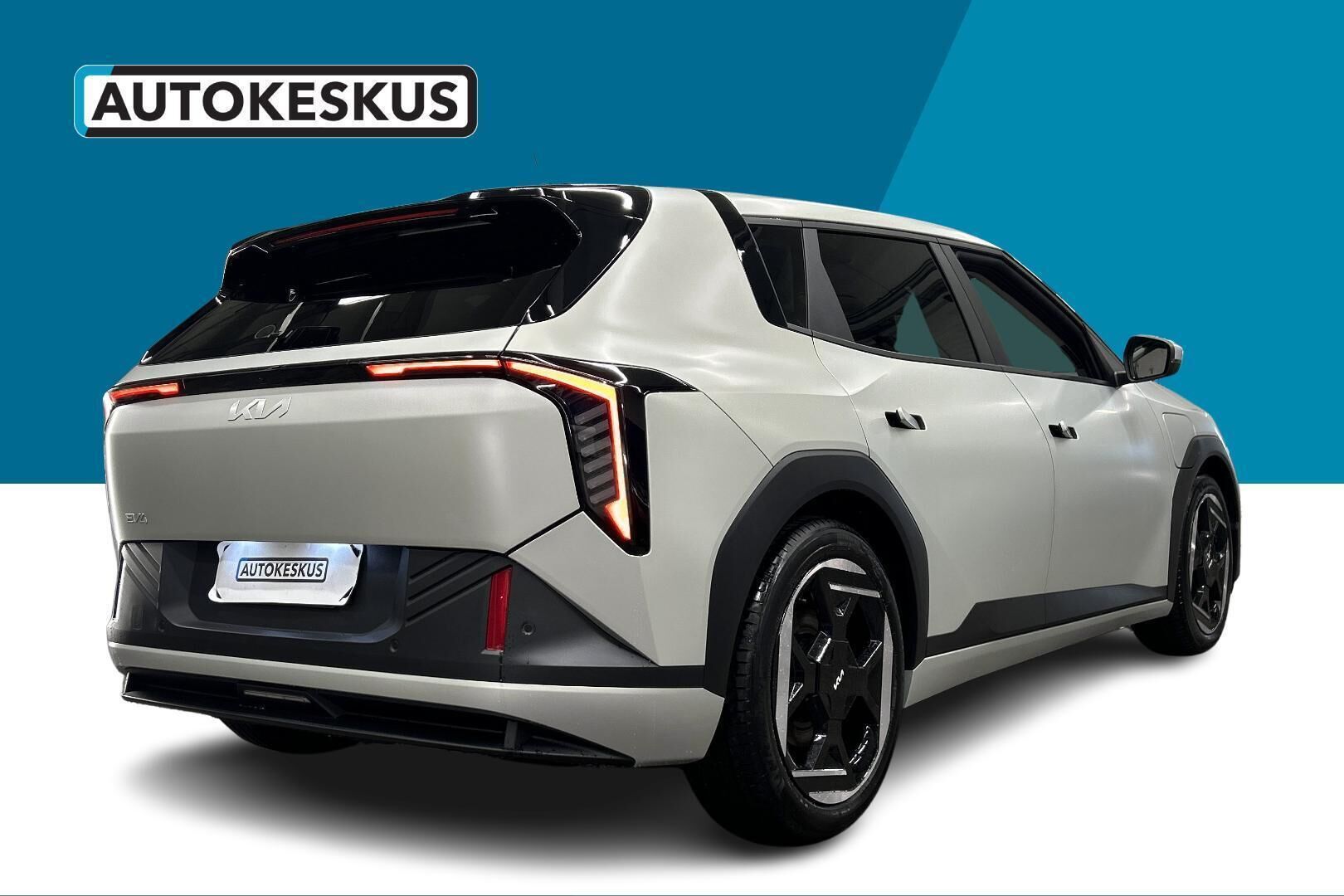 Kia EV4 iso kuva 4