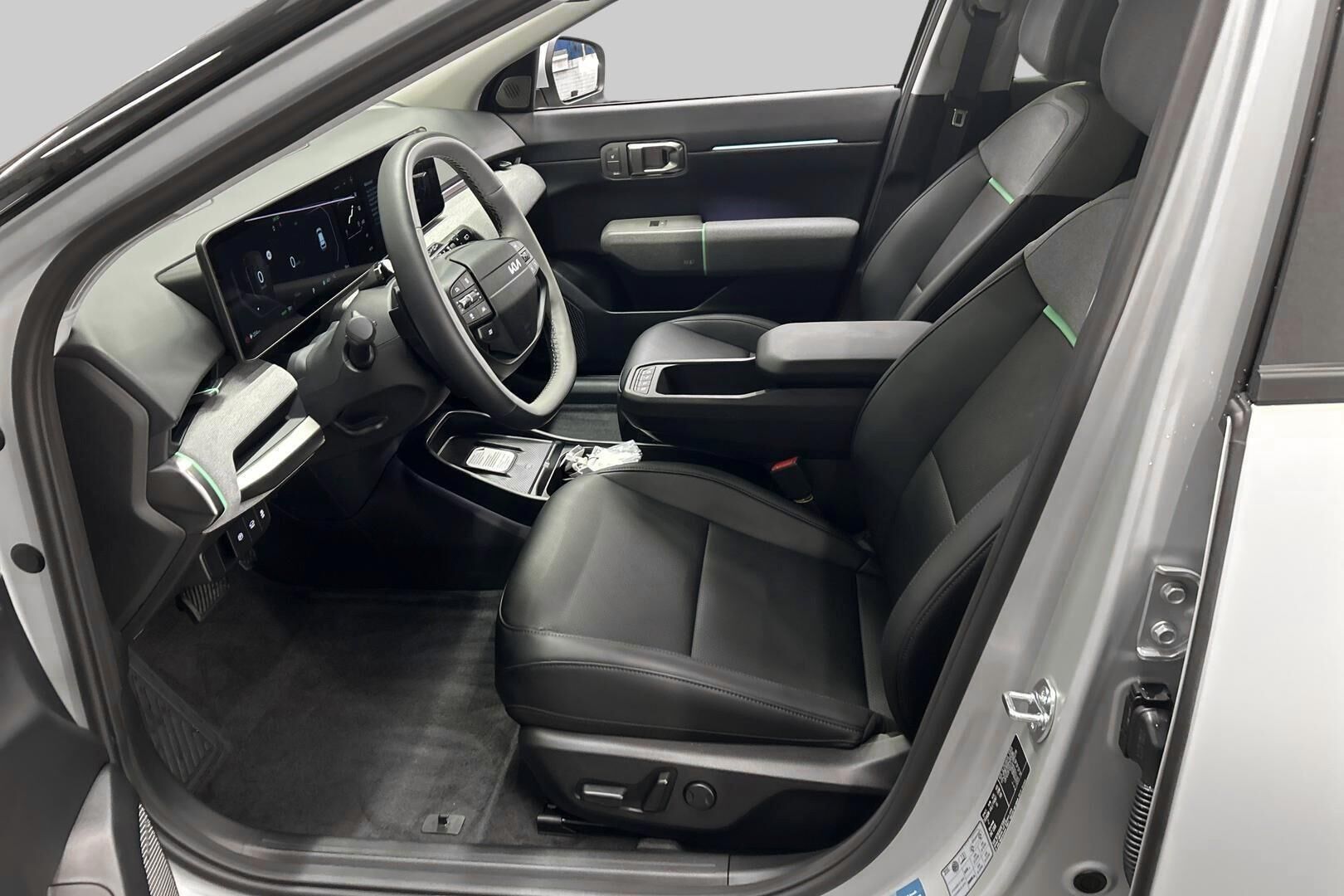 Kia EV4 iso kuva 8
