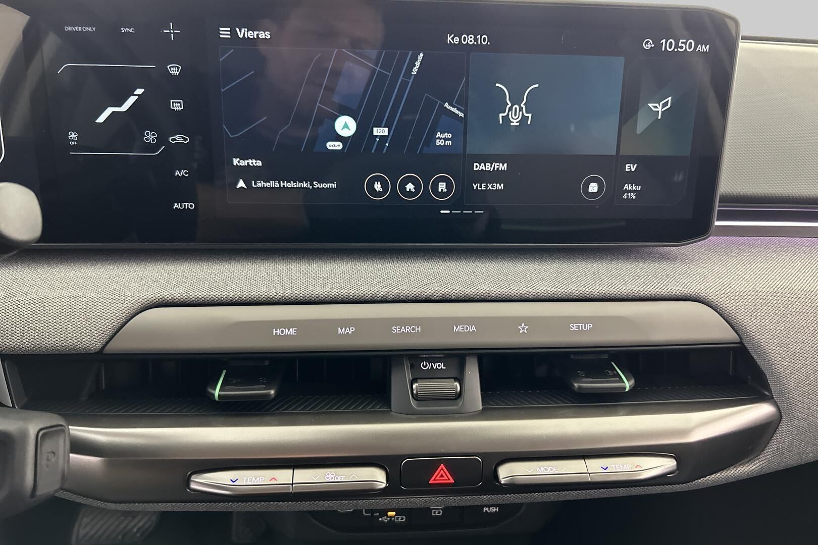 Kia EV4 iso kuva 16