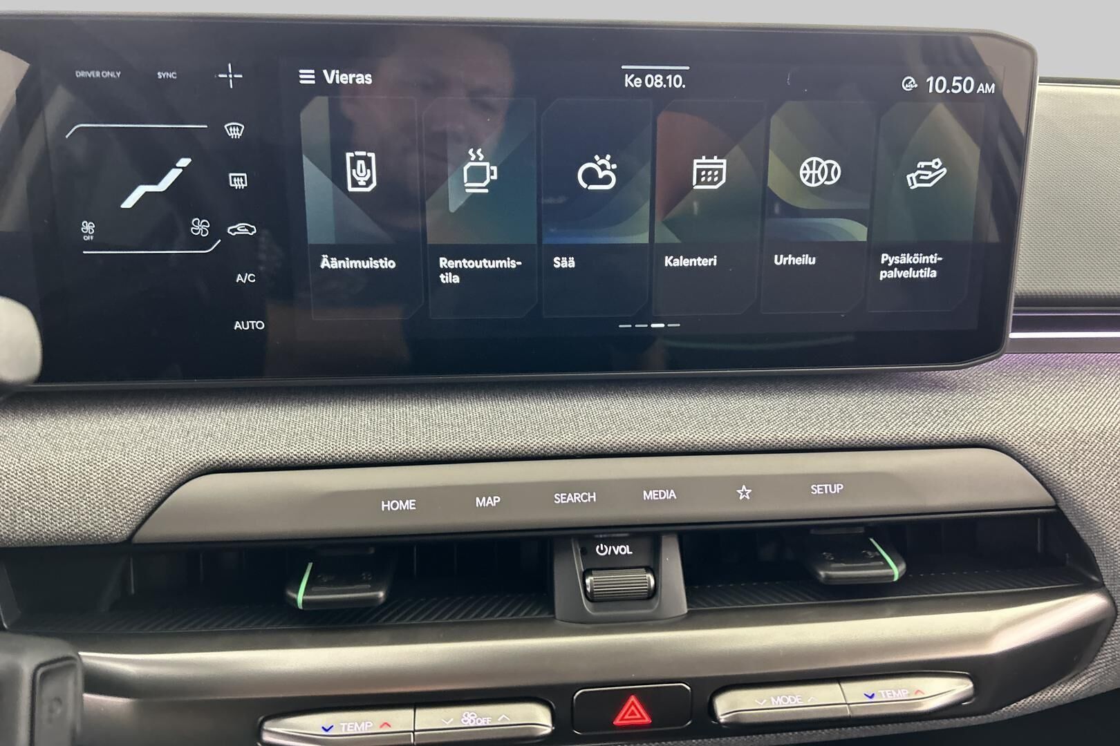 Kia EV4 iso kuva 18