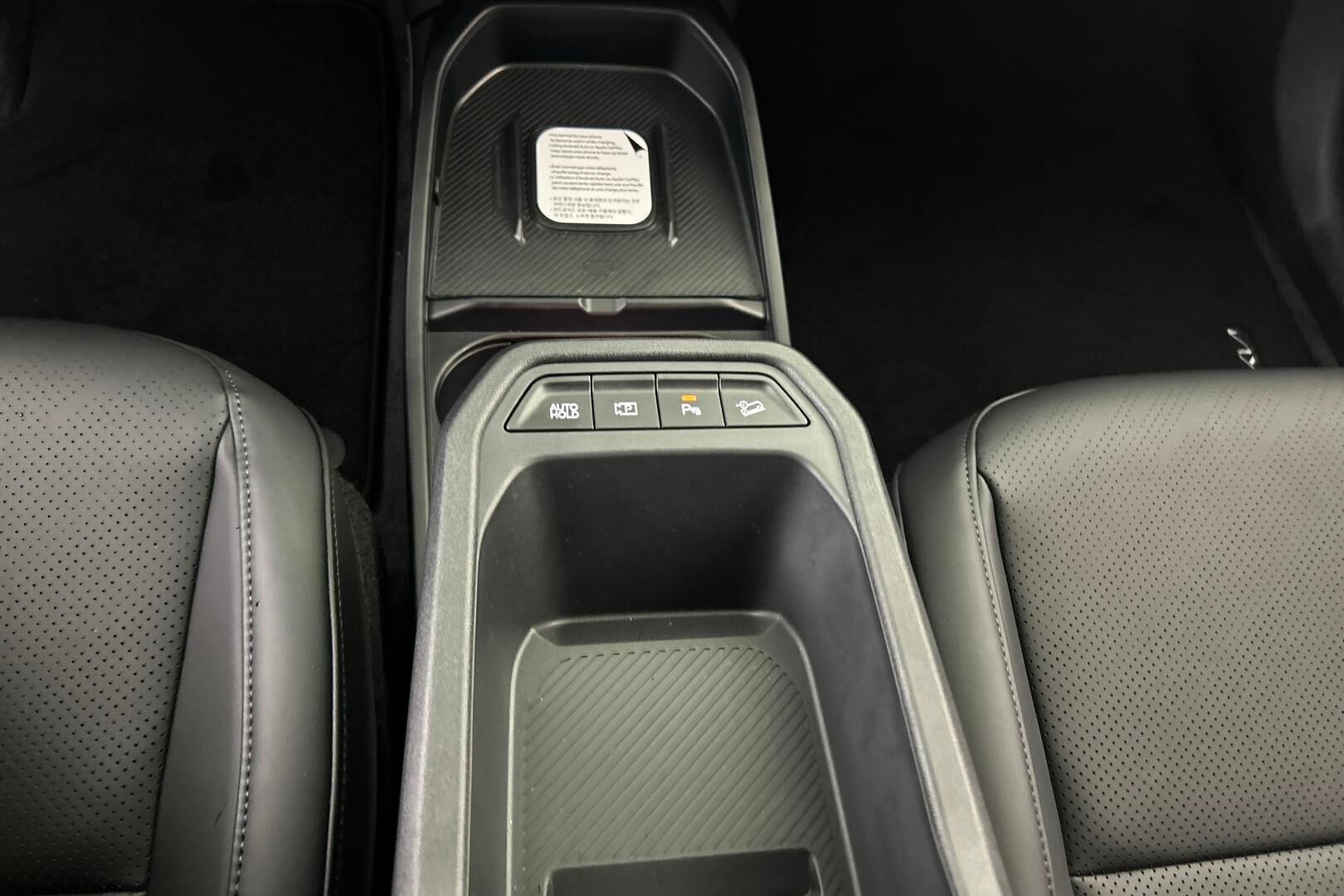 Kia EV4 iso kuva 23
