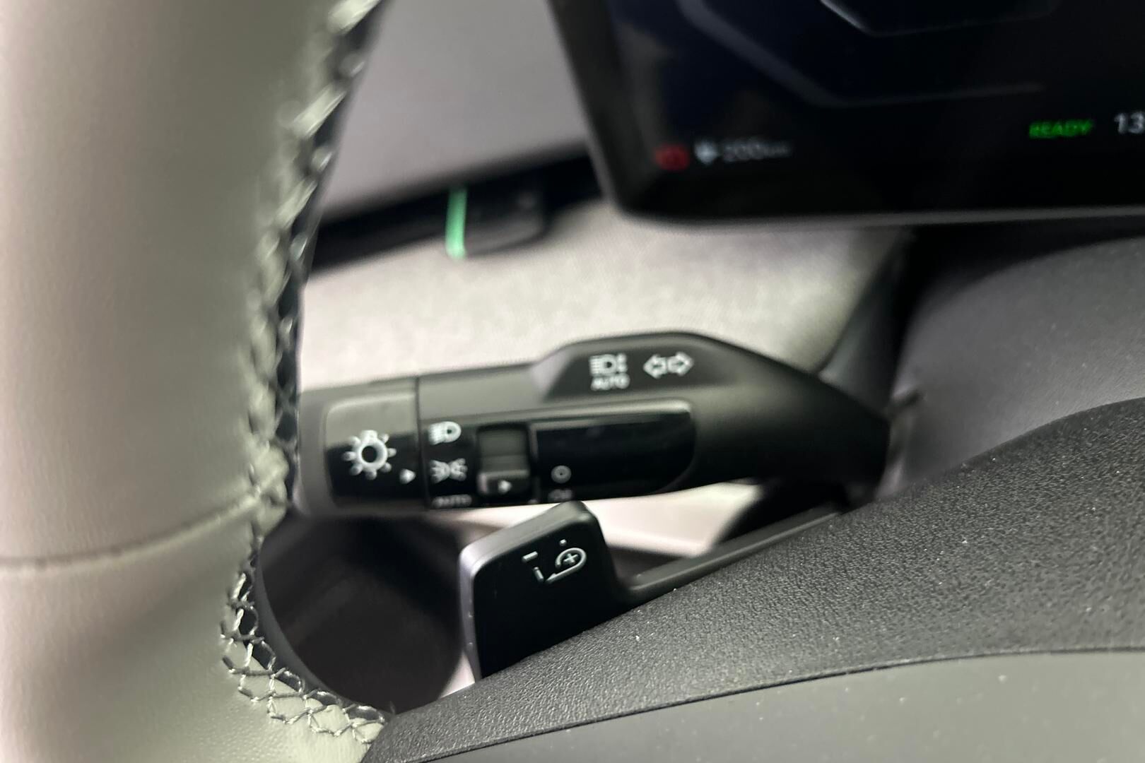 Kia EV4 iso kuva 27