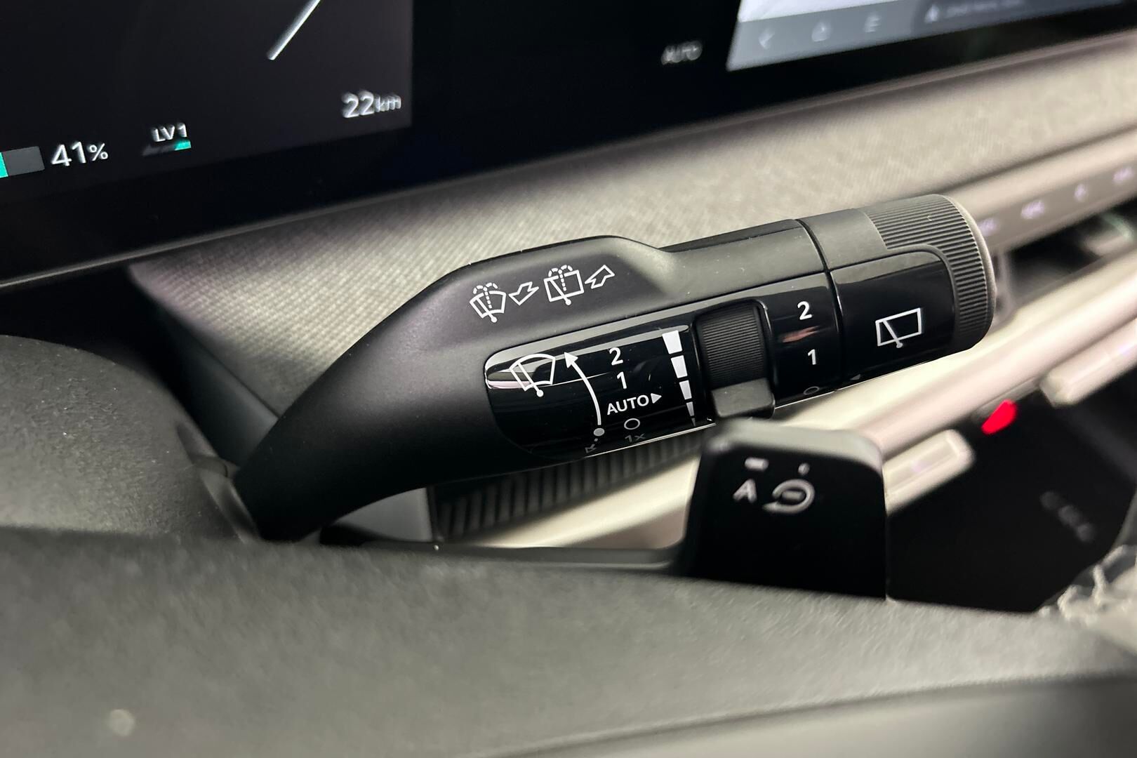 Kia EV4 iso kuva 28