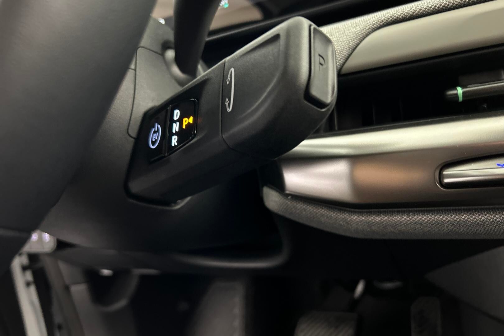 Kia EV4 iso kuva 29