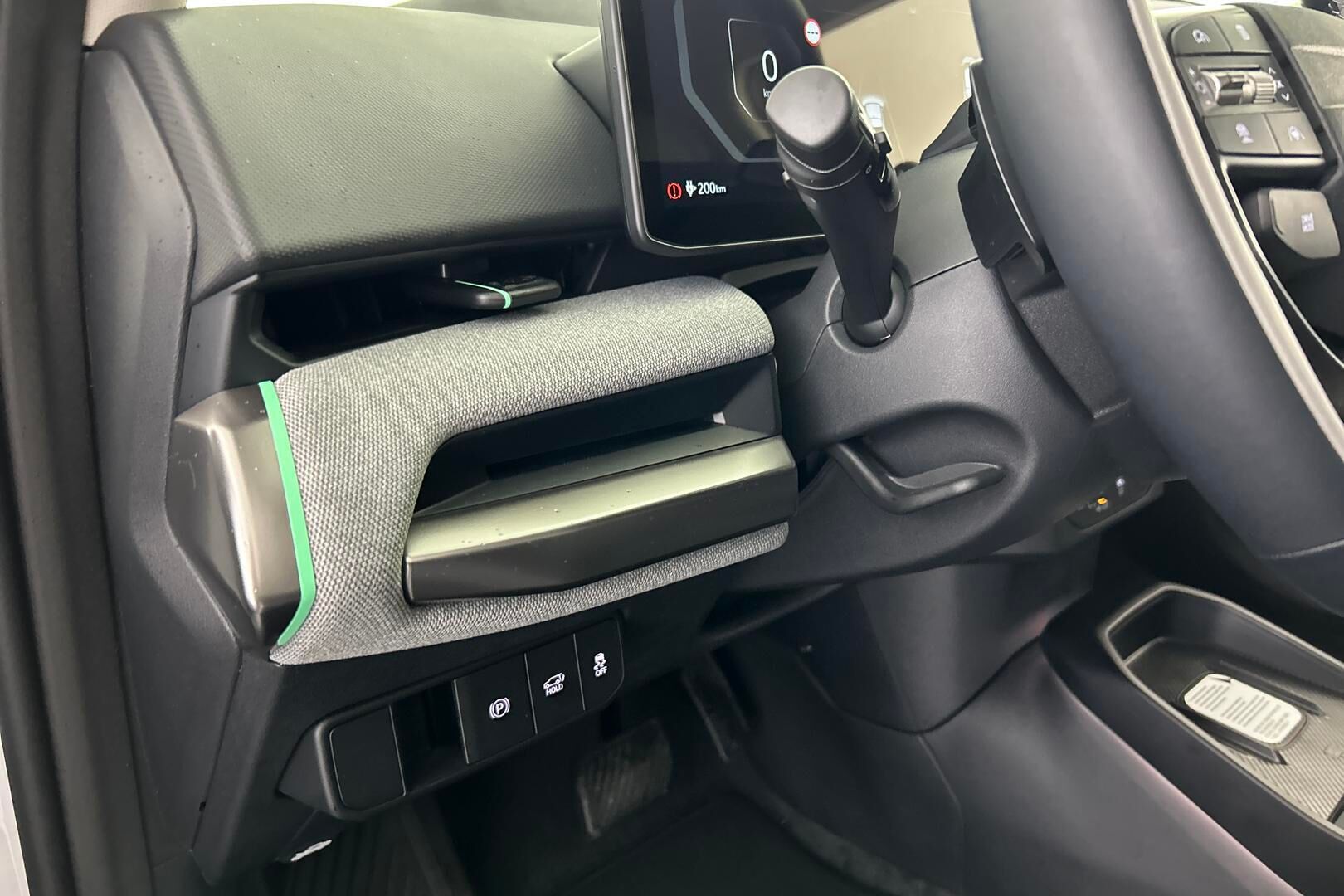 Kia EV4 iso kuva 30