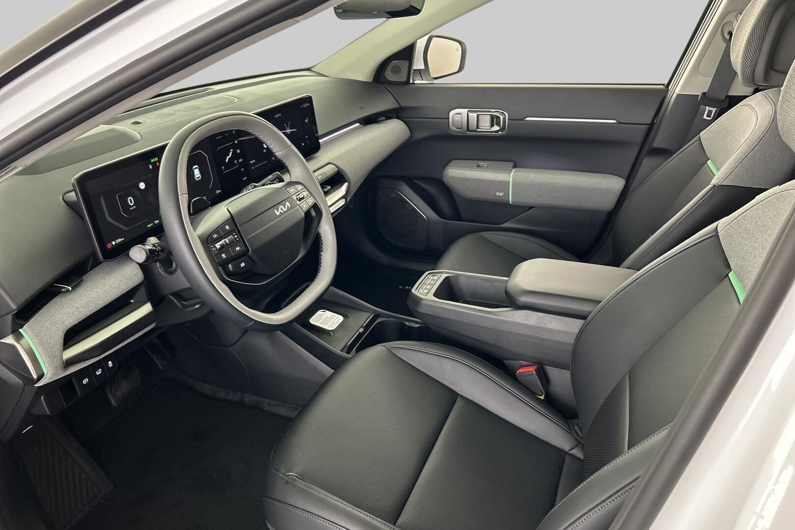 Kia EV4 iso kuva 8