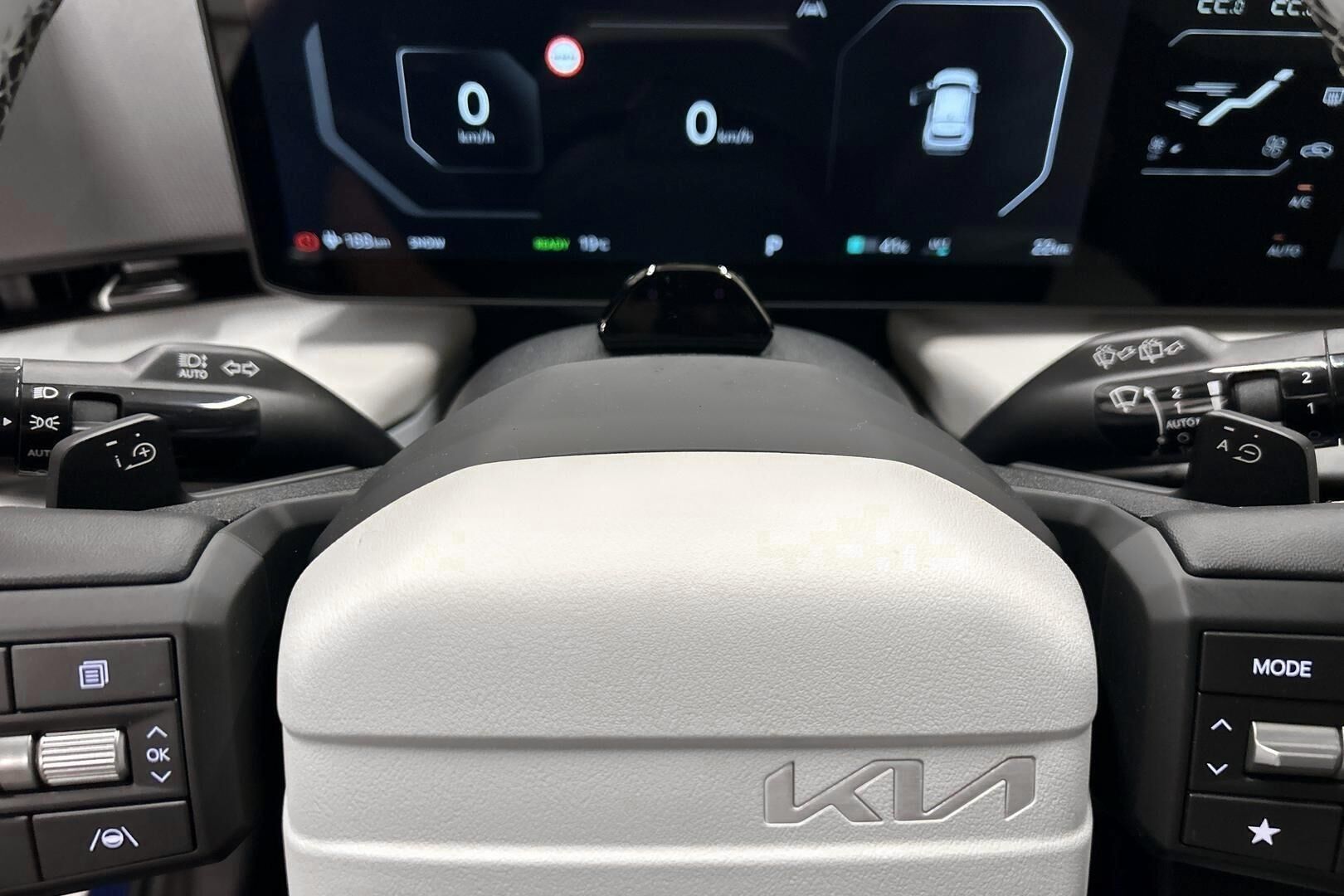 Kia EV4 iso kuva 21