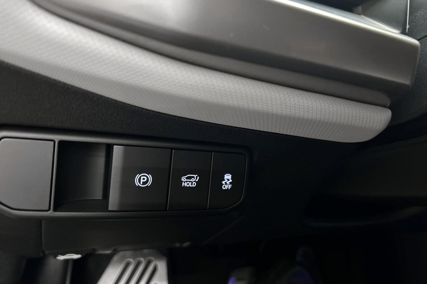 Kia EV4 iso kuva 22