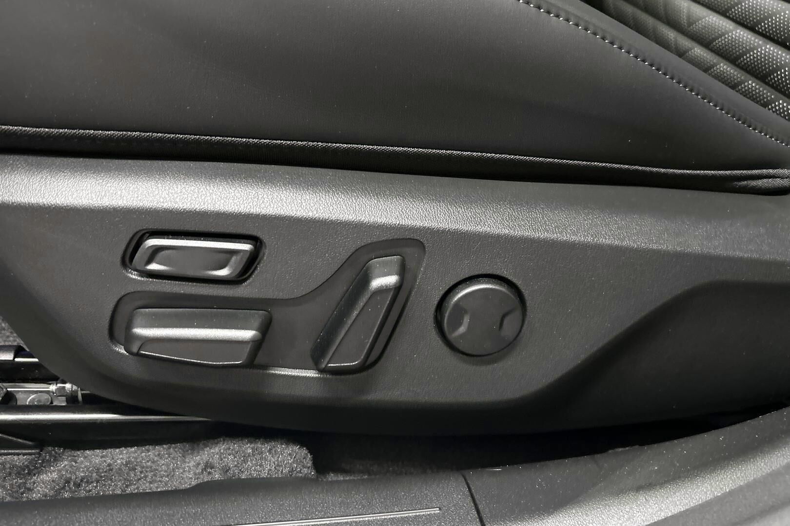 Kia EV4 iso kuva 27