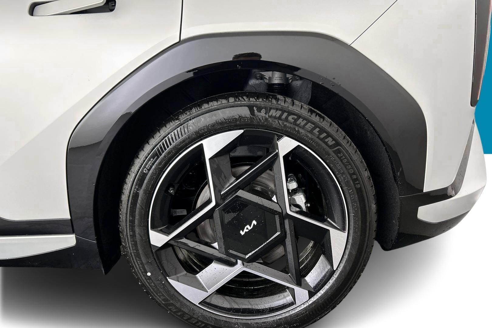 Kia EV4 iso kuva 12