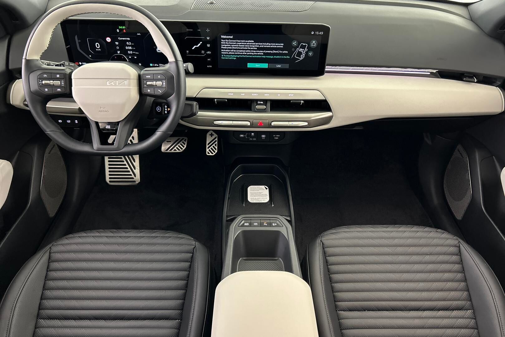 Kia EV4 iso kuva 13