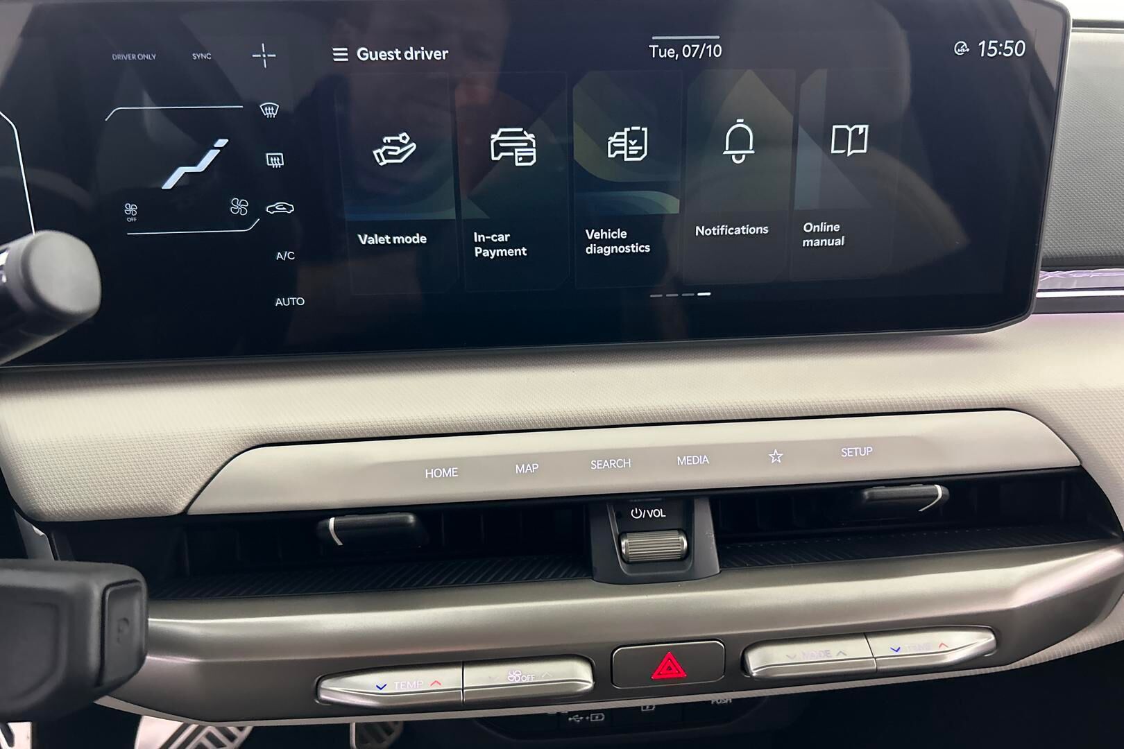 Kia EV4 iso kuva 19