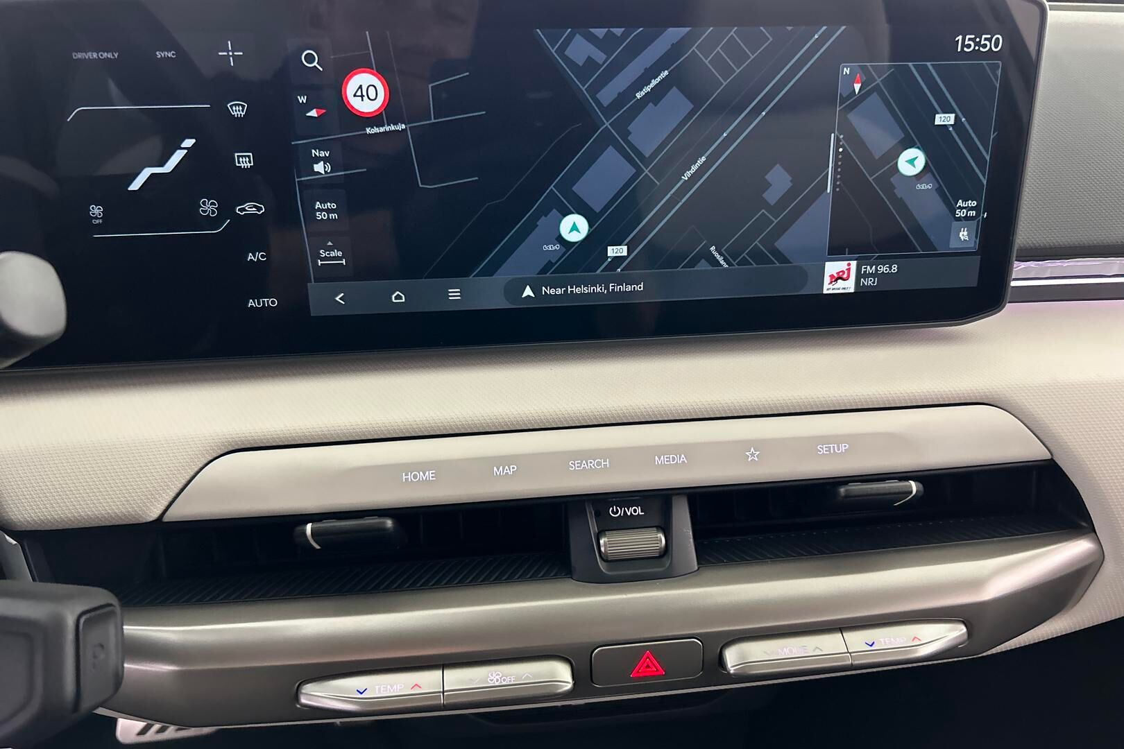 Kia EV4 iso kuva 20
