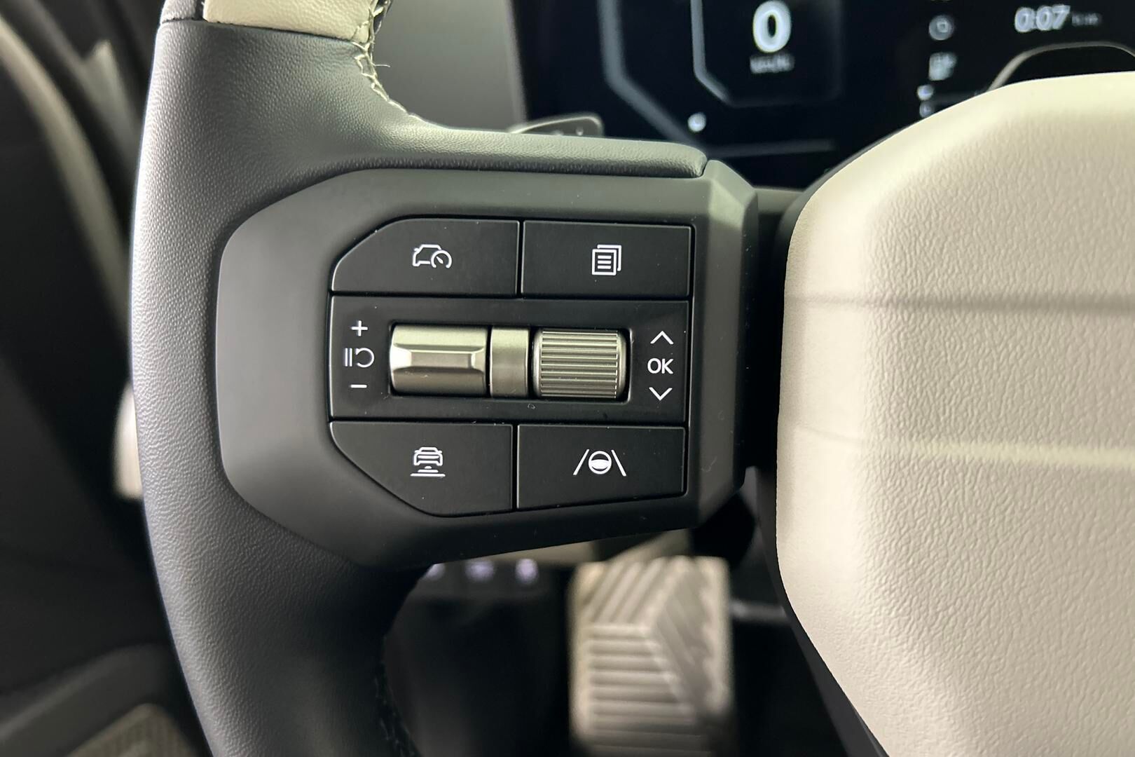 Kia EV4 iso kuva 26