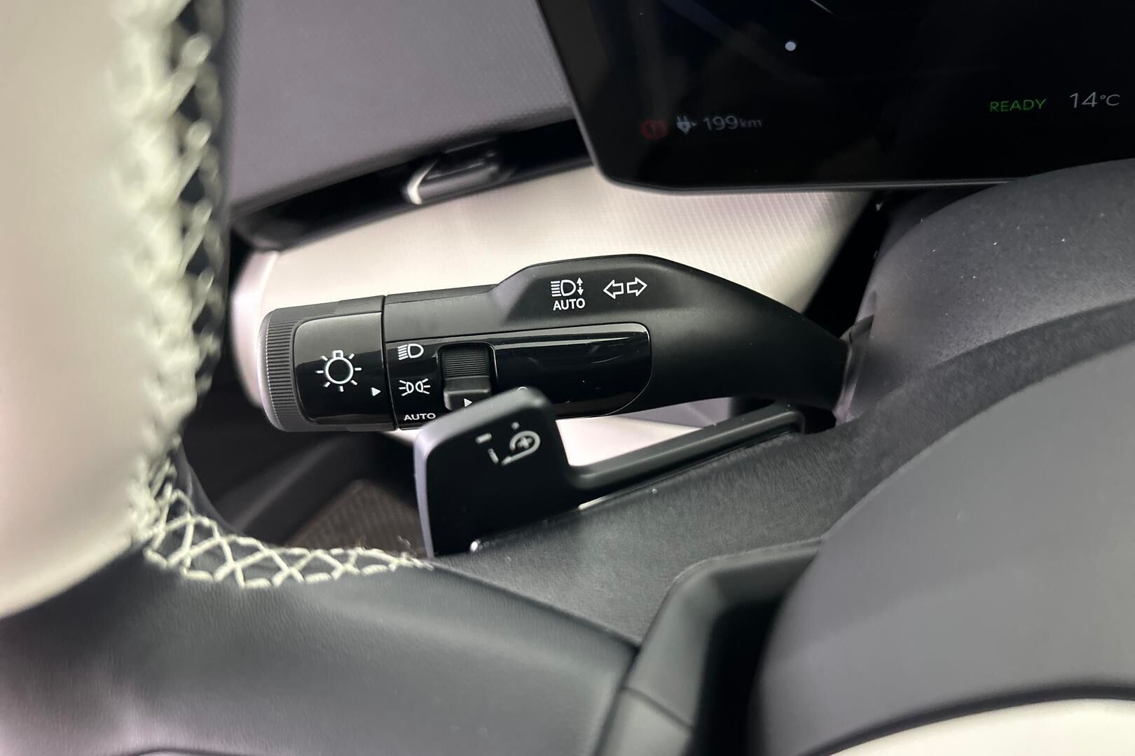Kia EV4 iso kuva 28