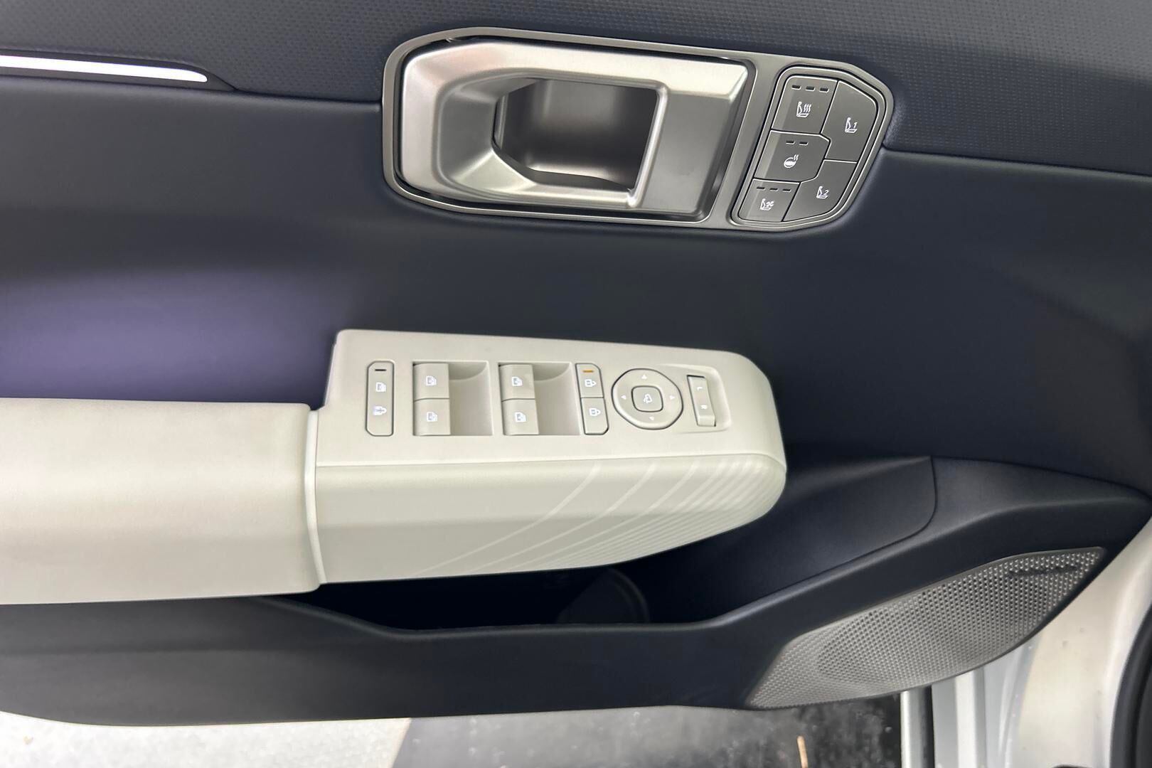 Kia EV4 iso kuva 32