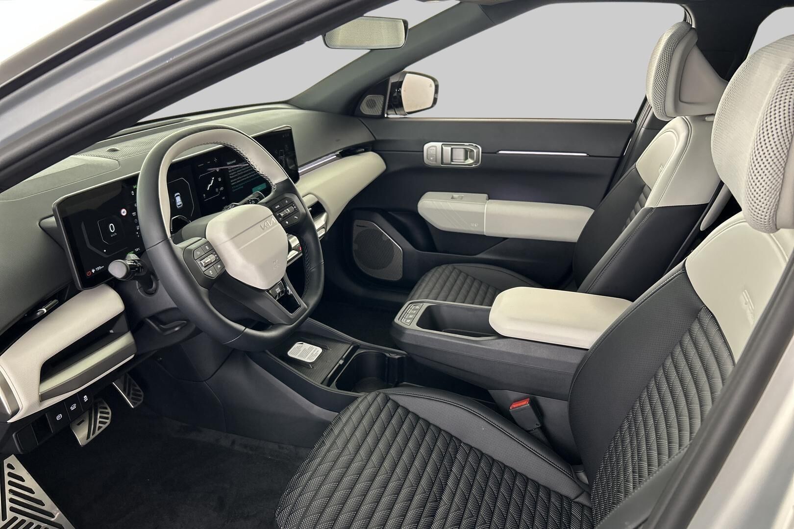 Kia EV4 iso kuva 8