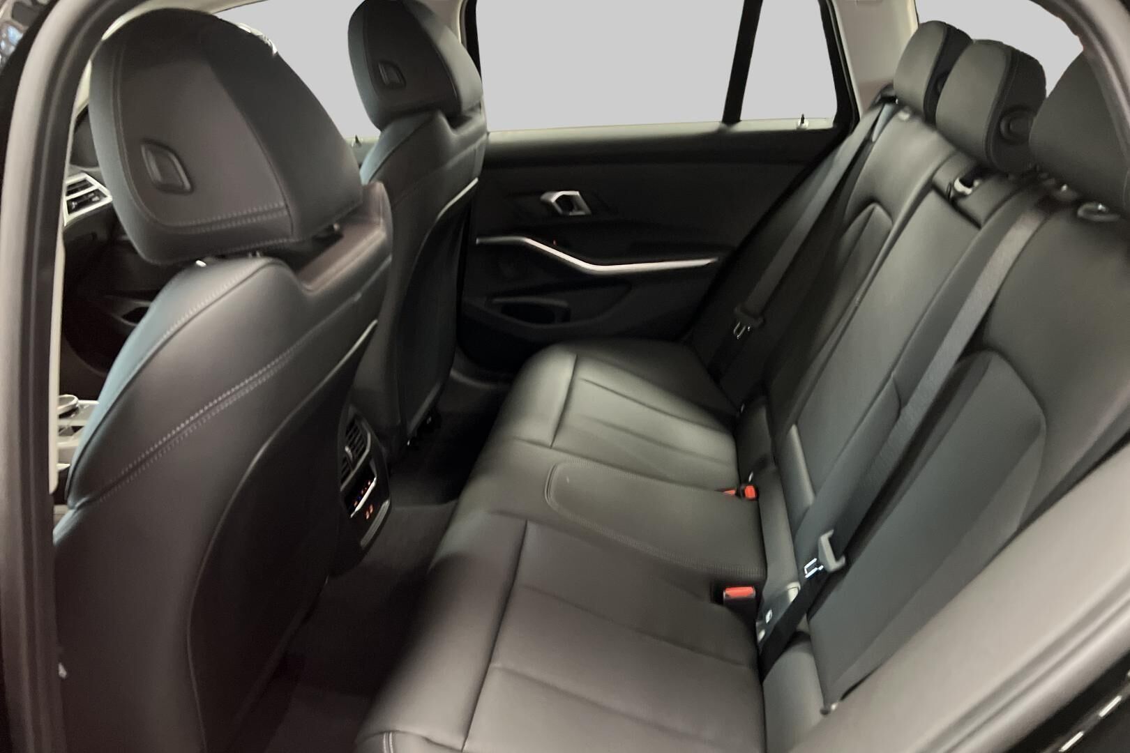 BMW 3-sarja iso kuva 16