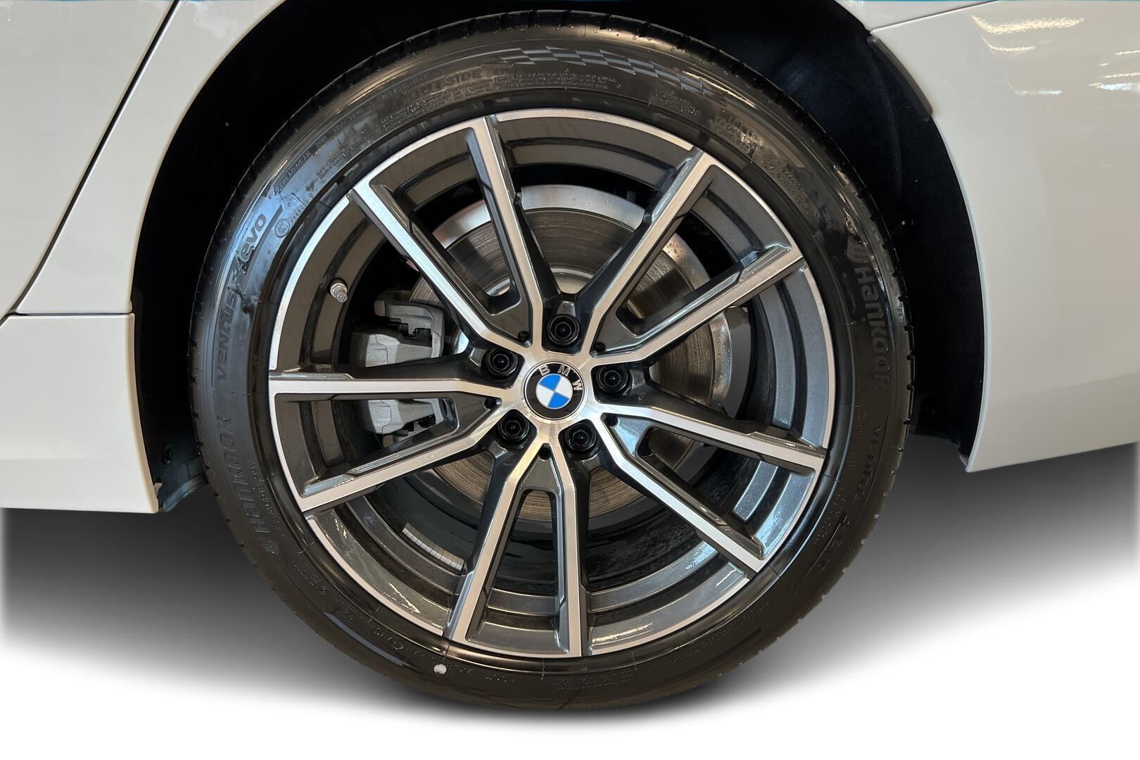 BMW 3-sarja iso kuva 12