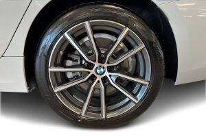BMW 3-sarja esikatselu 12