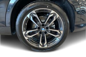 BMW iX2 esikatselu 12