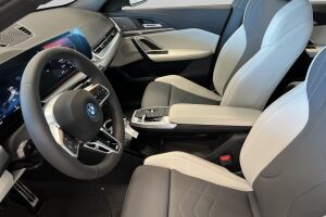 BMW iX2 esikatselu 8