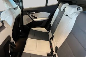 BMW iX2 esikatselu 9