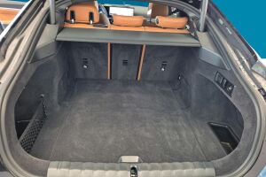 BMW i4 esikatselu 11