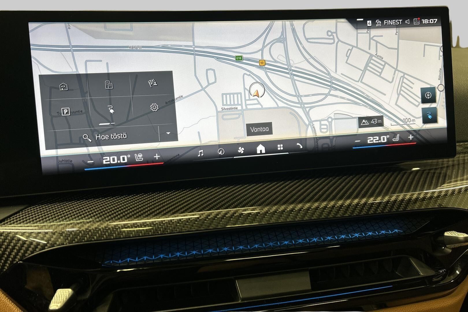 BMW i4 iso kuva 14