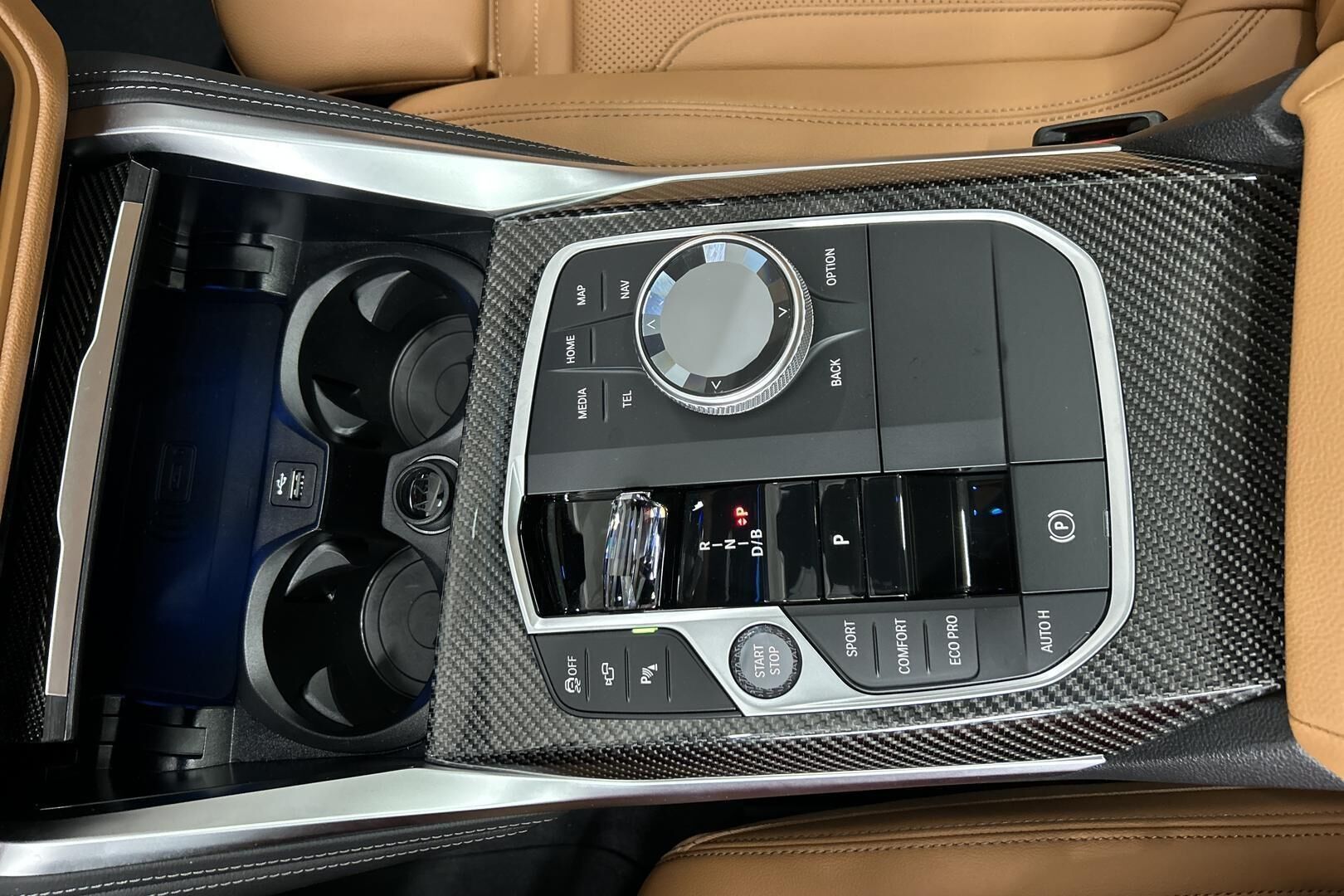 BMW i4 iso kuva 16