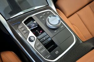 BMW i4 esikatselu 16
