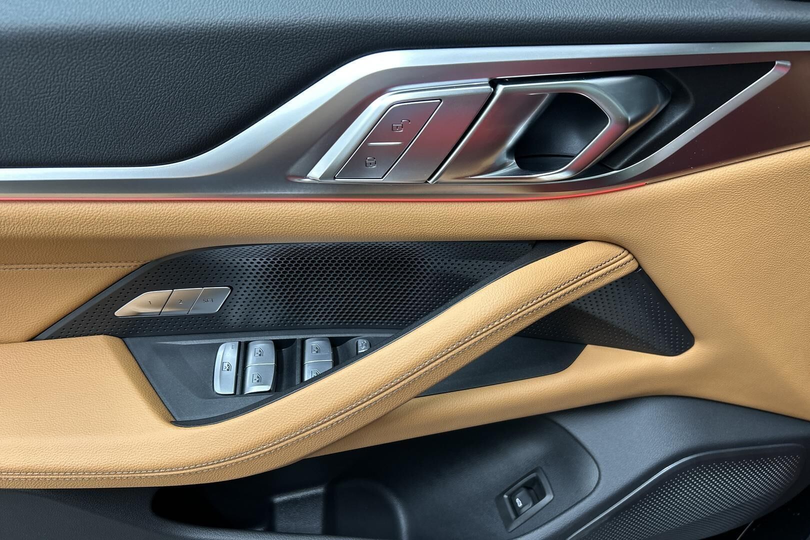 BMW i4 iso kuva 20
