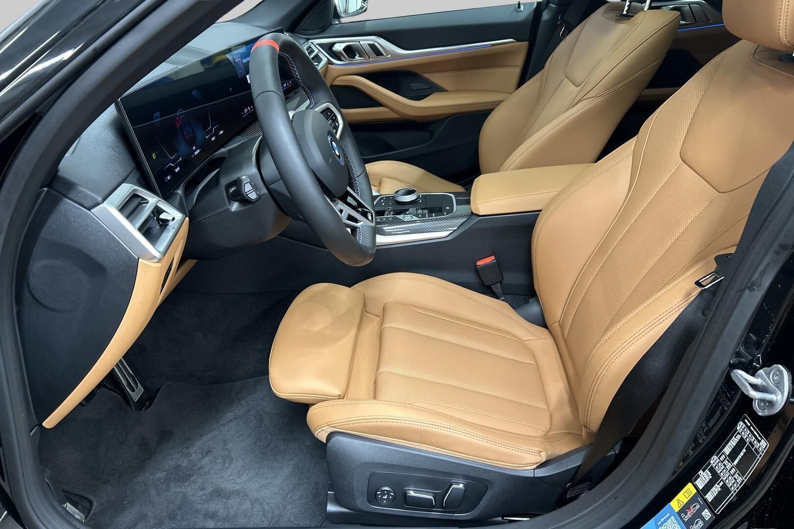BMW i4 iso kuva 8