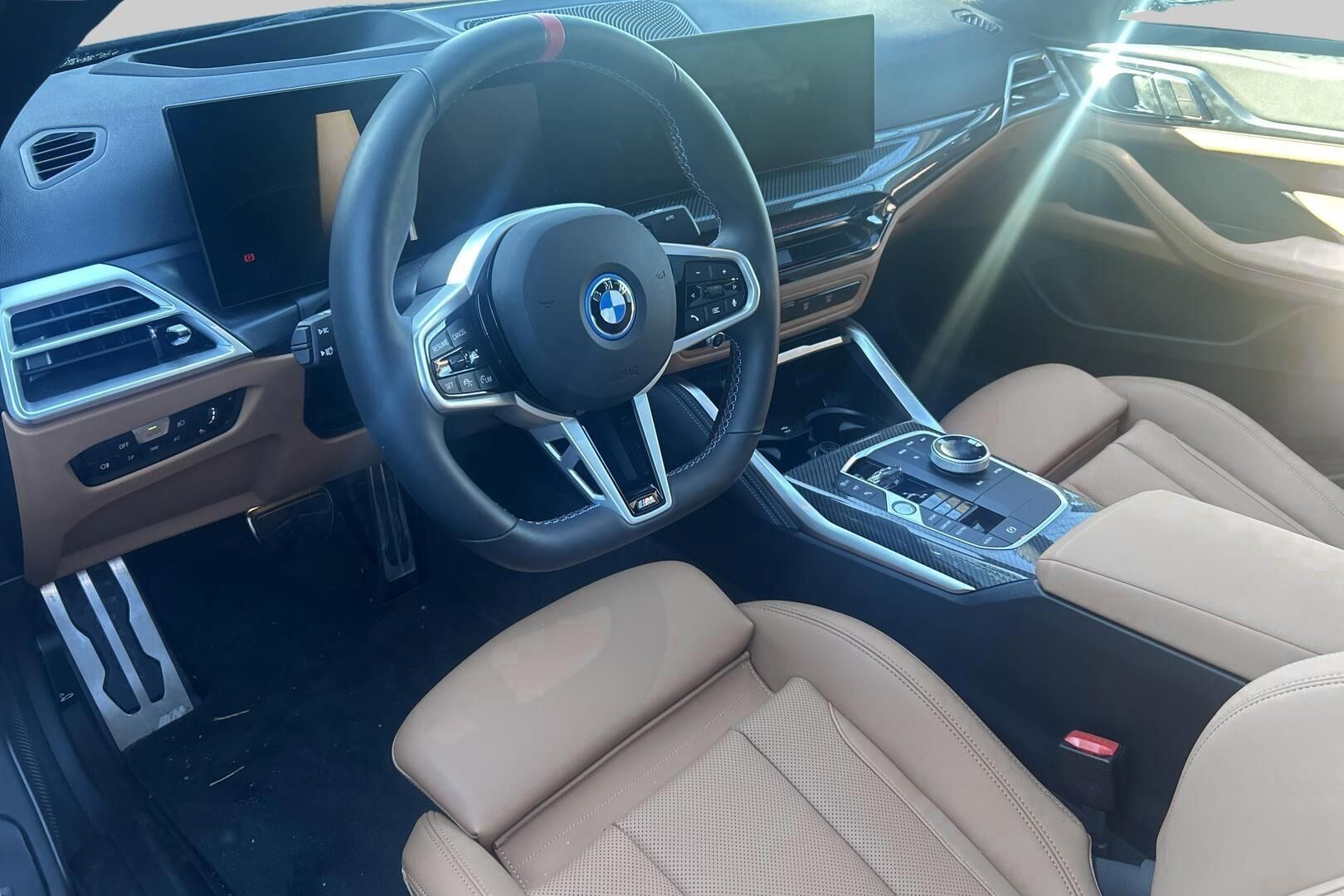 BMW i4 iso kuva 1